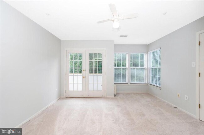 Building Photo - 6330 Bayberry Ct