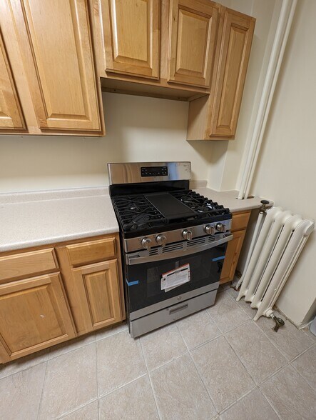 New Range - 7612 Park Ave