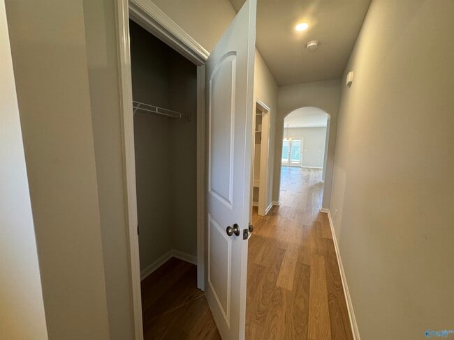 Building Photo - 214 Portrait St