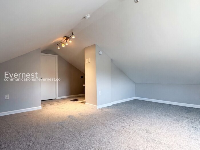 Building Photo - 7730 Emerson Rd