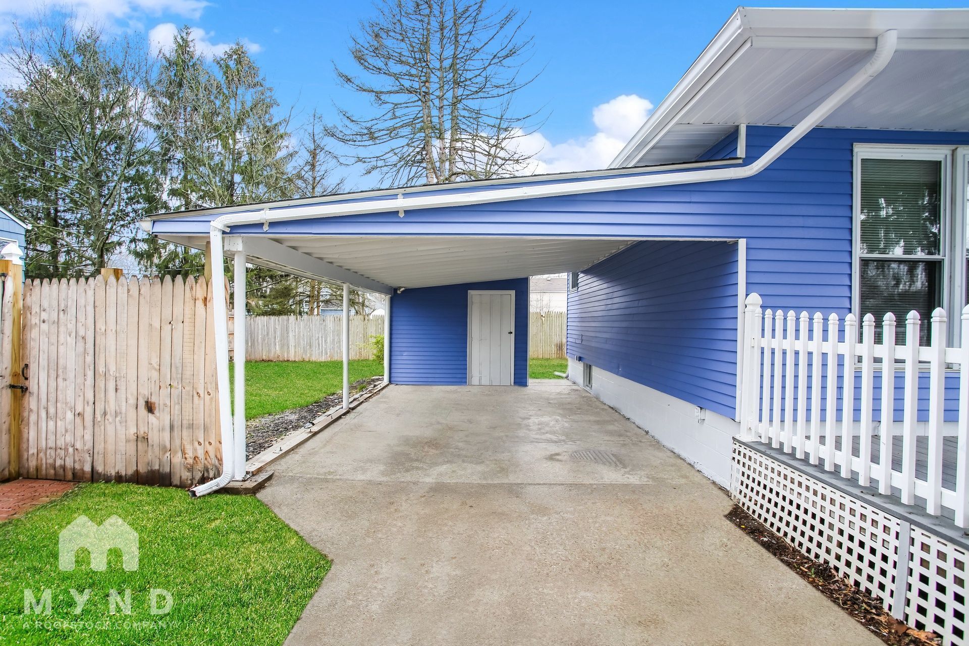 Building Photo - 1221 Manfeld Dr