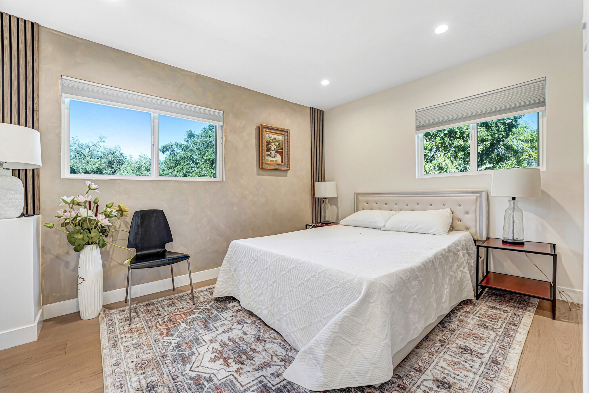 Building Photo - 4611 Louise Ave