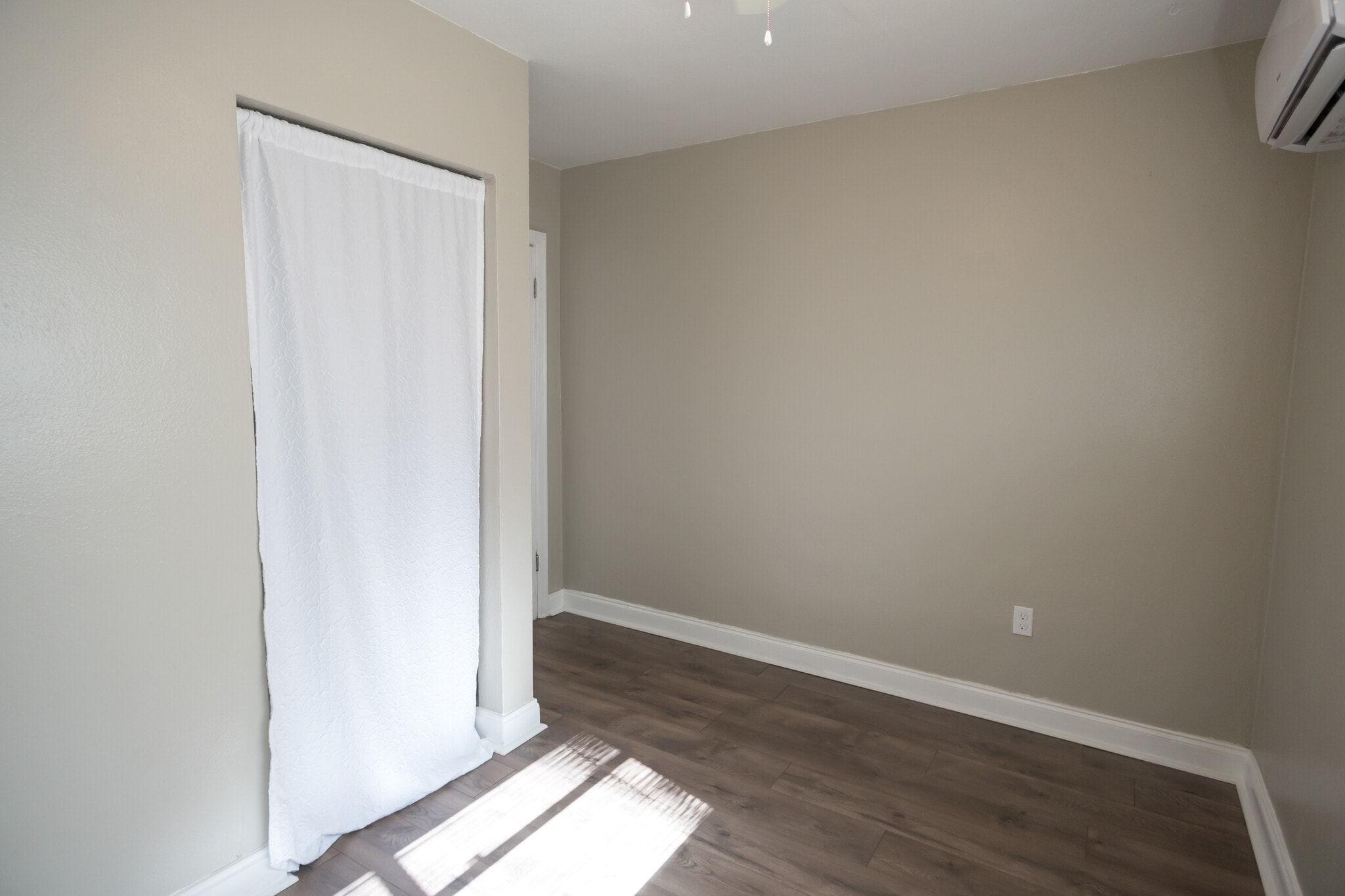 Bed 1 - 243 Ravenswood Dr