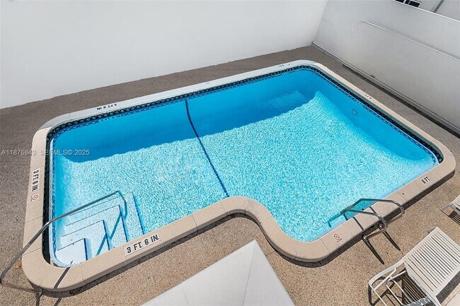 Building Photo - 2616 NE 14th Ave