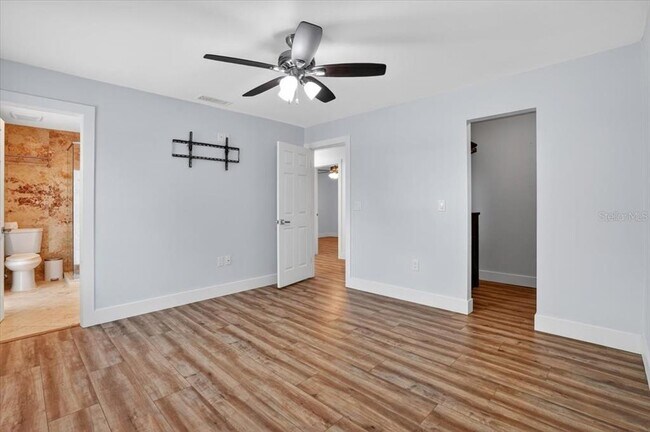 Building Photo - 4230 Shady Oaks Ct