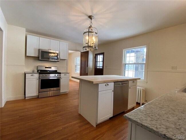 Building Photo - 2897 Graffenburg Rd