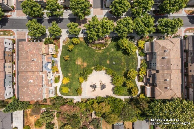 Building Photo - 4 Muller Pl