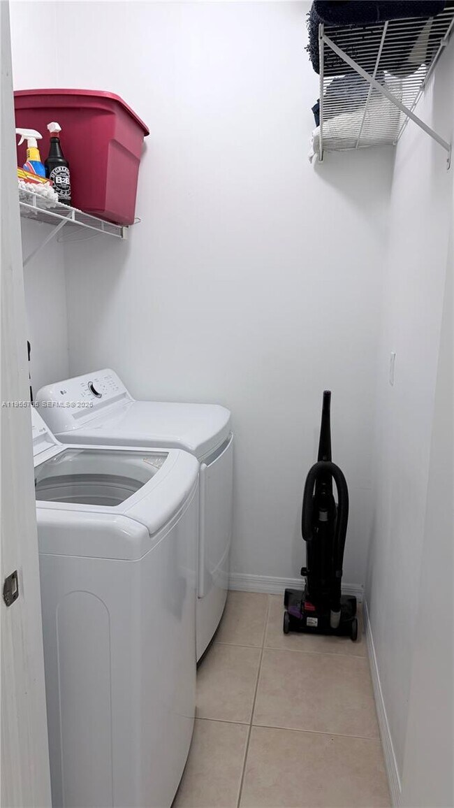 Building Photo - 10686 SW 8th St