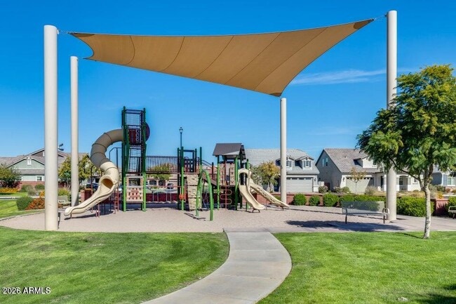 Building Photo - 2661 S Olympic Dr