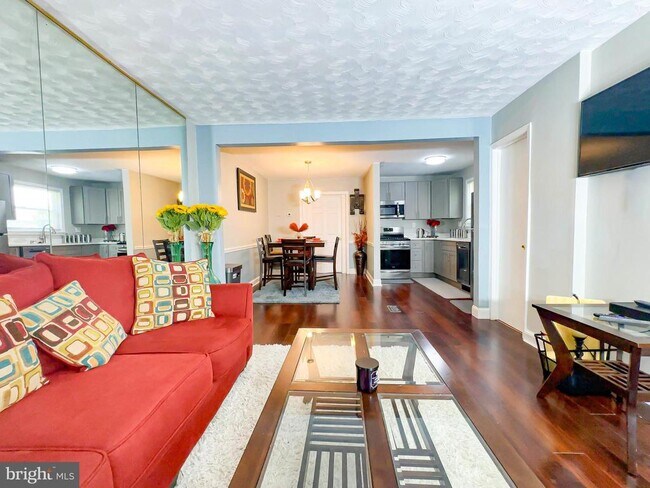 Building Photo - 532 Foxhall Pl SE