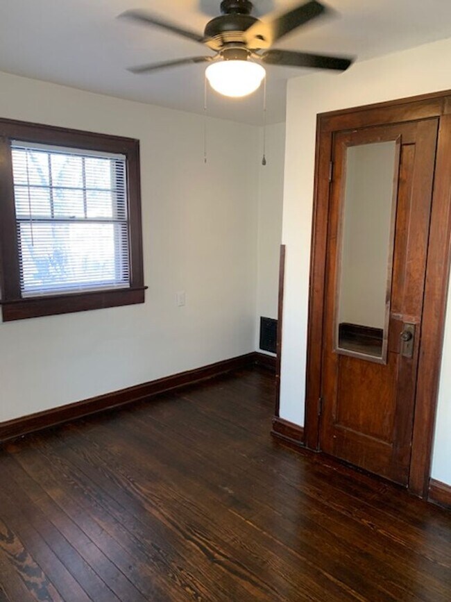 Building Photo - Spacious 5-Bedroom, 2-Bath Home with Class...