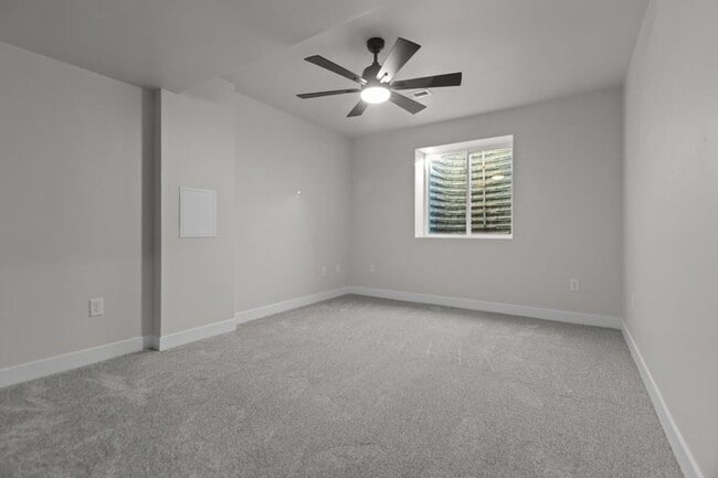 Building Photo - Beautiful New Executive Duplex