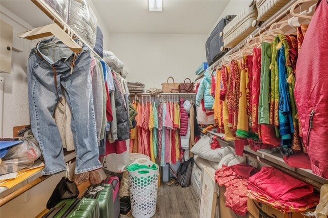 Building Photo - 4301 Meadow Hawk Dr