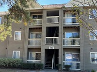 Building Photo - Lovely 2-bedroom 2 bath unit located in My...