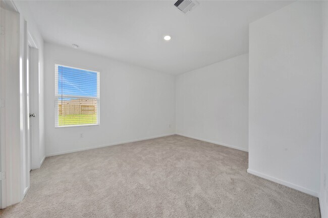 Building Photo - 16510 Ithaca Pheasant Dr