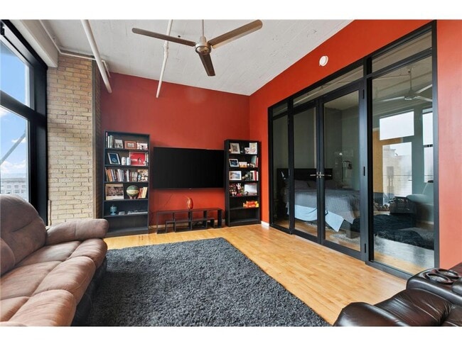 Building Photo - 290 Market St