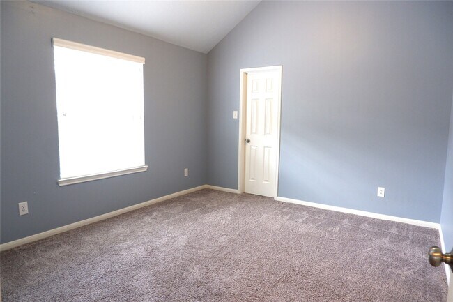 Building Photo - 2614 Parkbriar Ln