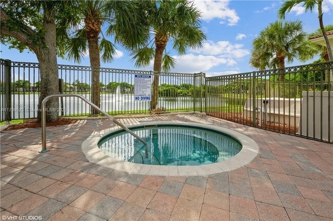 Building Photo - 2439 Centergate Dr