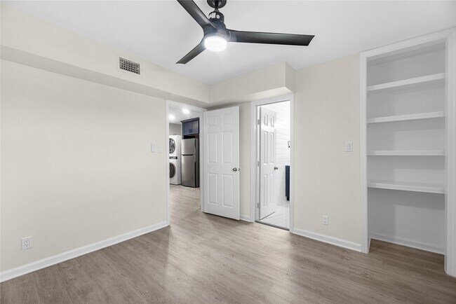 Building Photo - 7614 Grahamcrest Dr