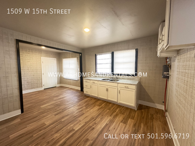 Building Photo - 1509 W 15th St