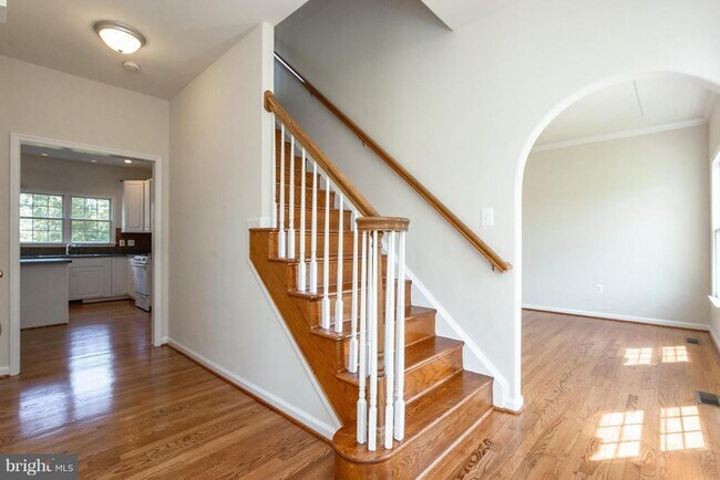 Primary Photo - 19 Pebble Pl