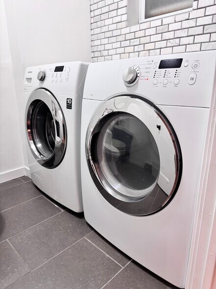 Building Photo - 219 Culver Ave