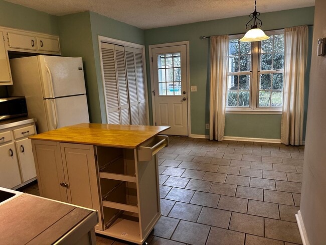 Building Photo - Sylvan Park Townhouse