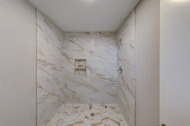 Building Photo - 16926 Manowar Ln