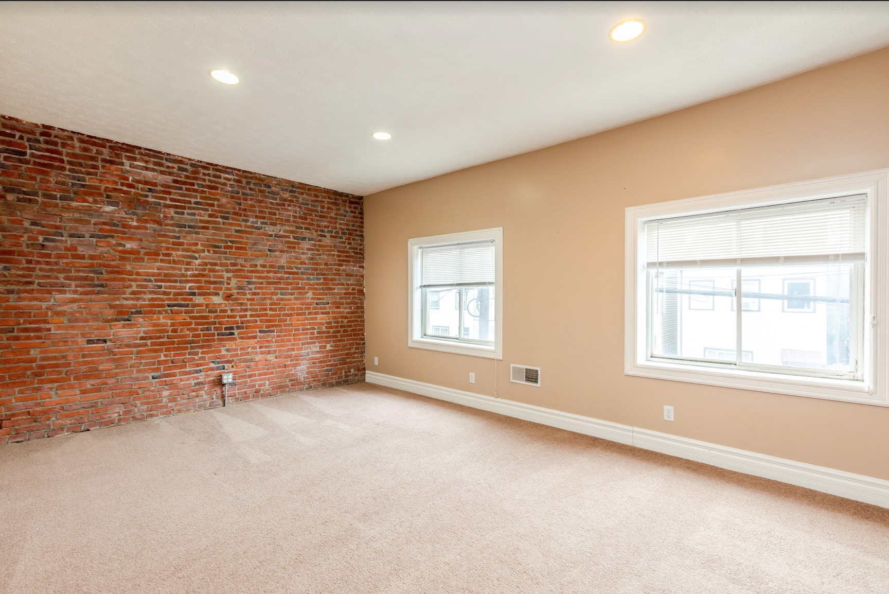 Building Photo - 132 S 20th St