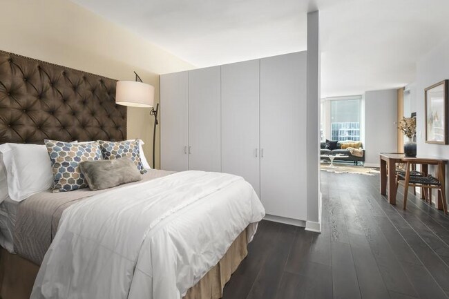 Building Photo - 28 W Randolph St