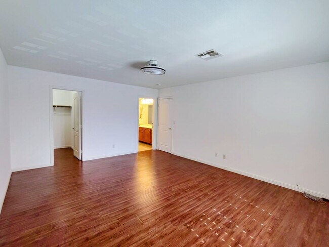 Building Photo - 267 Daisy Gold Ct