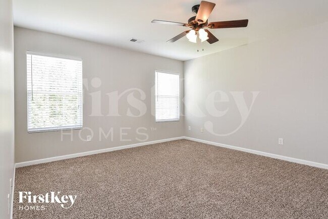 Building Photo - 137 Silver Creek Trail