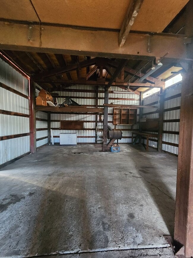 Building Photo - 3-bedroom 1 bath Single Level House