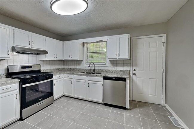 Building Photo - 7796 Mountain Creek Way