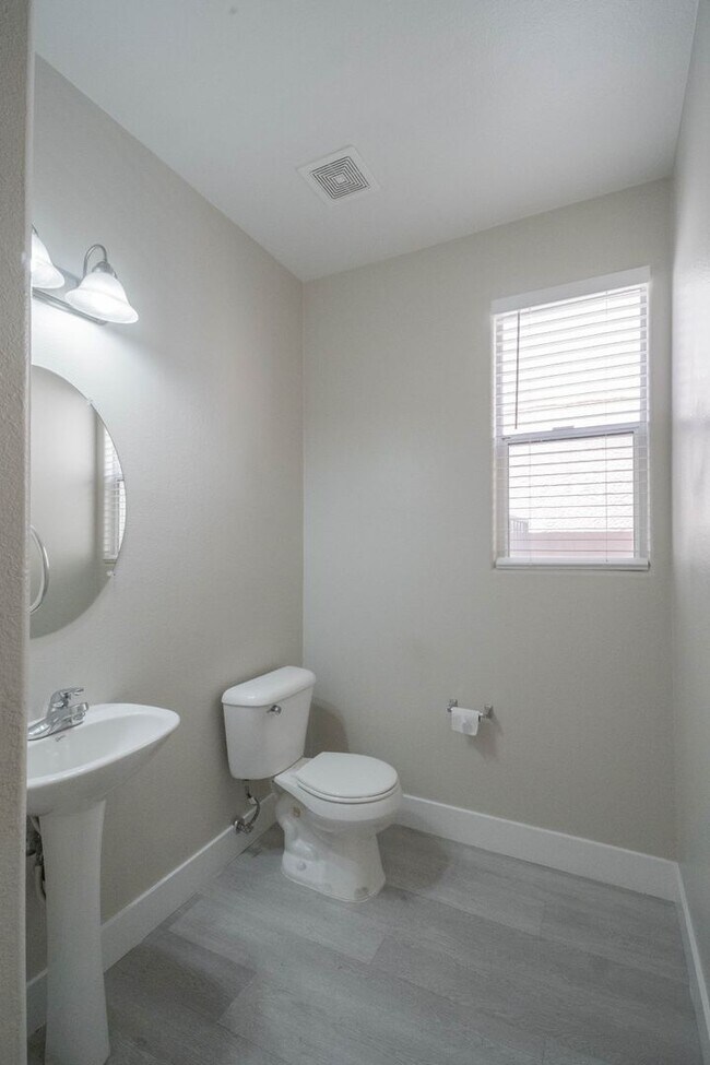Building Photo - Wonderfully fully renovated, 2-story property