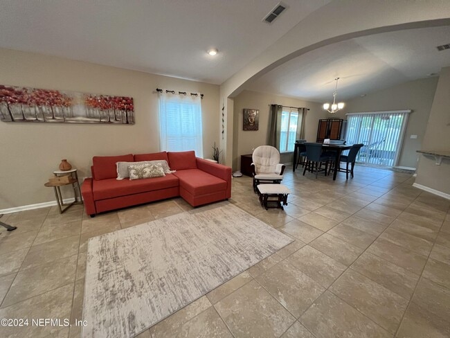 Building Photo - 15805 Twin Creek Dr