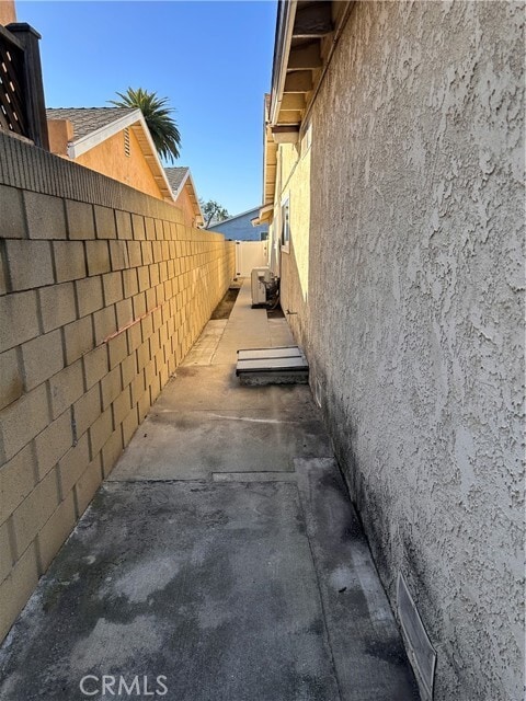 Building Photo - 23756 President Ave