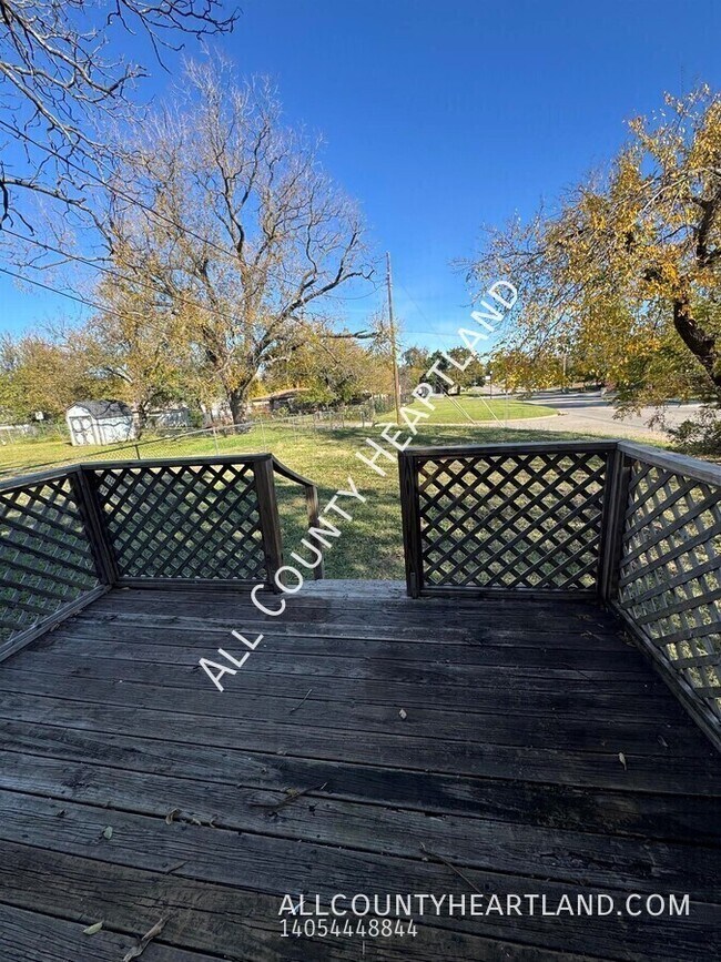 Building Photo - 1700 N Kelham Ave