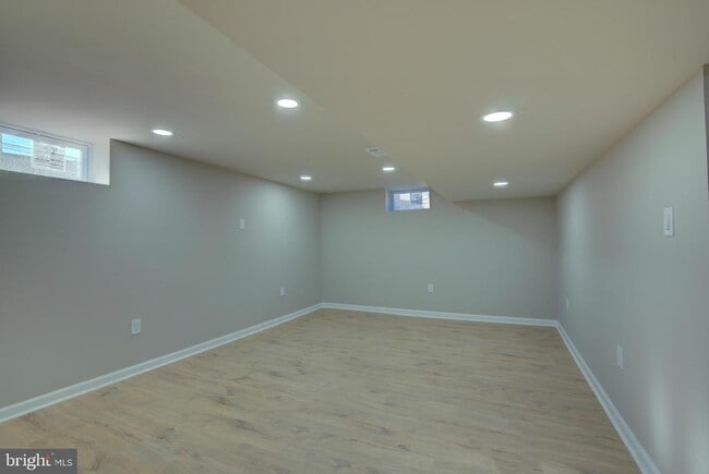 Building Photo - 106 North St NE