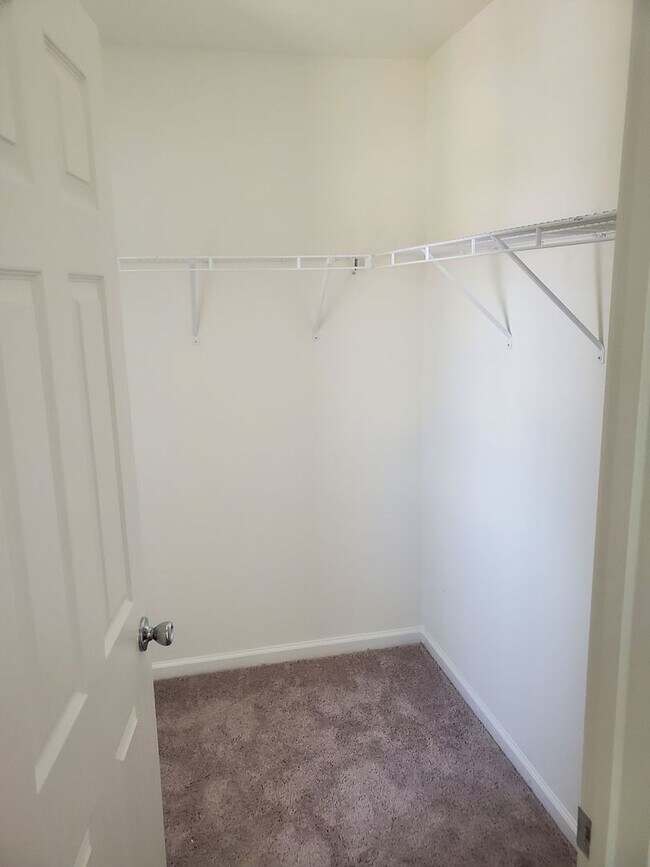 Building Photo - 3 Bed 2.5 Bath with Garage in the newly de...