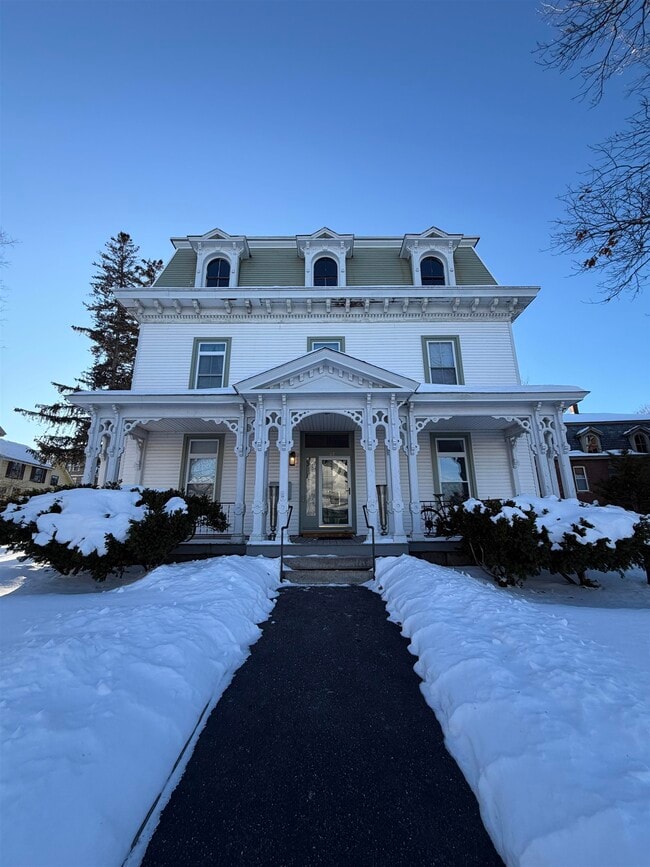 Building Photo - 31 Merrimack St