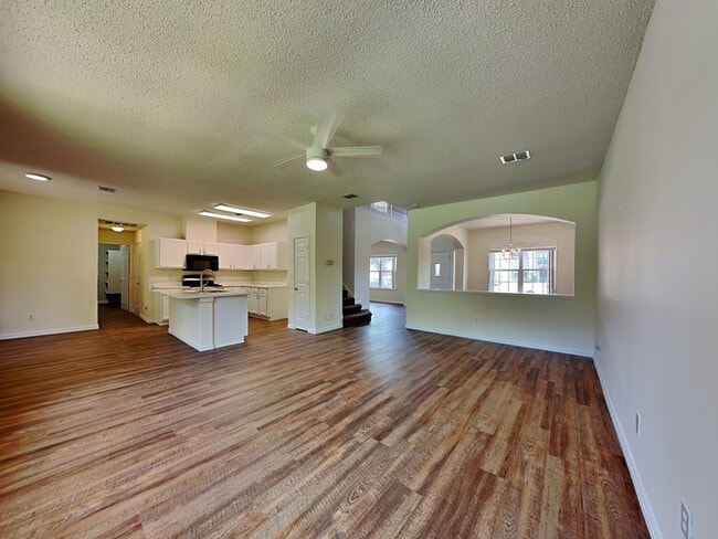 Building Photo - 4861 Autumn Hill