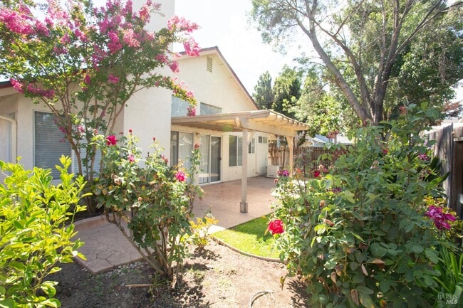 Building Photo - 767 Raven Dr