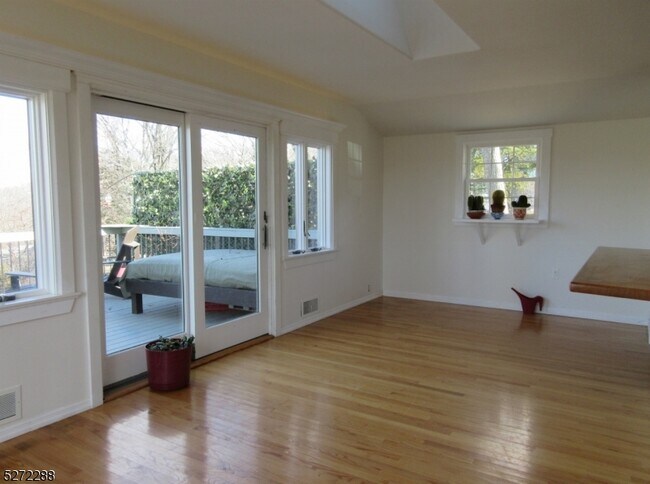 Building Photo - 416 Springbrook Trail