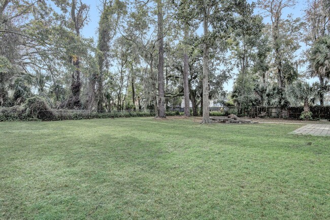 Building Photo - Newly renovated 3 bedroom/1 bathroom home ...
