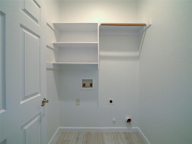 Building Photo - 1016 Zeus Cir