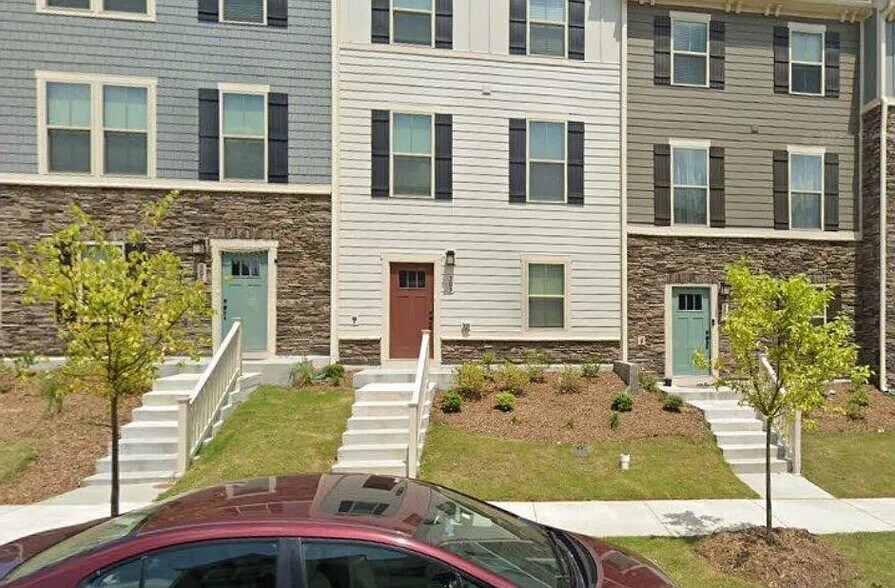 Building Photo - Room in Townhome on Poplar Leaf Way