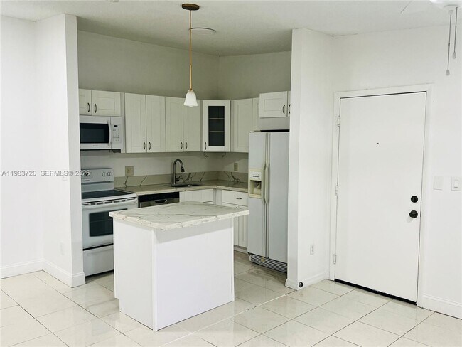 Building Photo - 9743 W McNab Rd