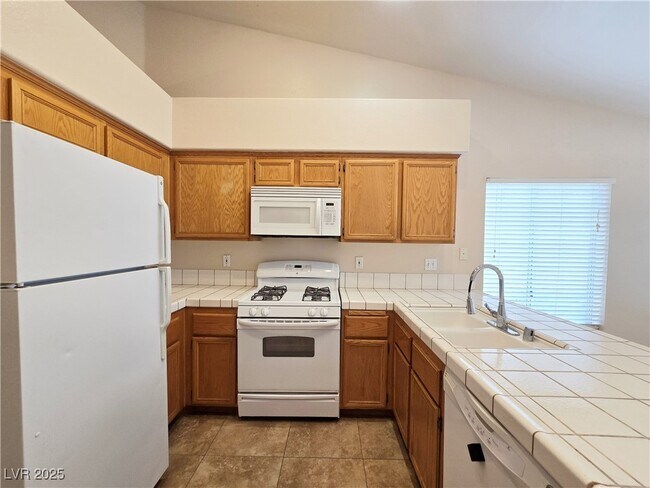Building Photo - 1825 Lyell Canyon Ln