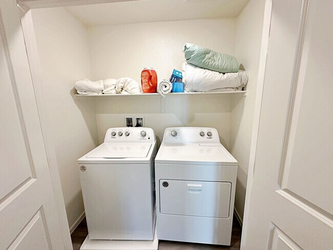 Building Photo - 1 MONTH FREE RENT* 3 BEDROOM TOWNHOUSE LOCATED IN INSPIRADA